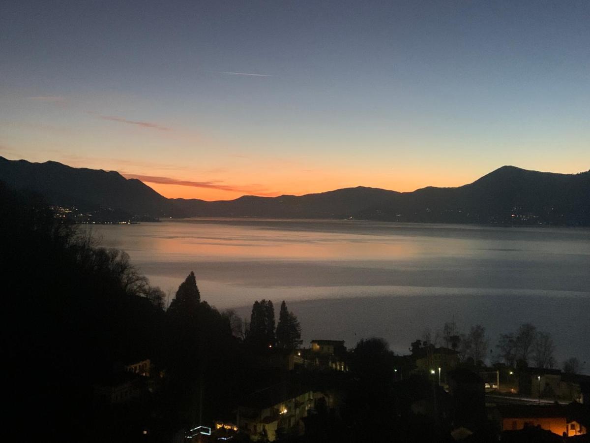 Casa Colmegna Mit Traumhaften See- Und Bergblick Луино Стая снимка