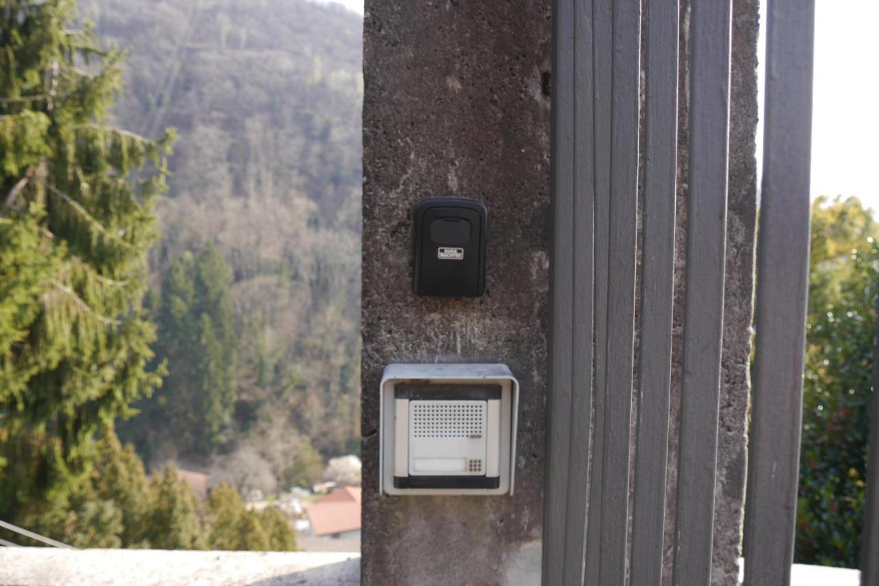 Casa Colmegna Mit Traumhaften See- Und Bergblick Луино Екстериор снимка
